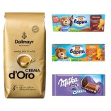Кофе в зернах, два вида бисквита и молочный шоколад